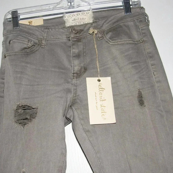 NWT ALTAR’D STATE Gray Skinny Distressed Jeans Size 25/1 - Picture 2 of 5